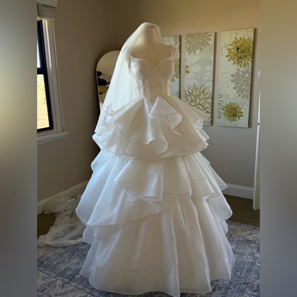 Elegant White Wedding Dress couture - Picture 8 of 8